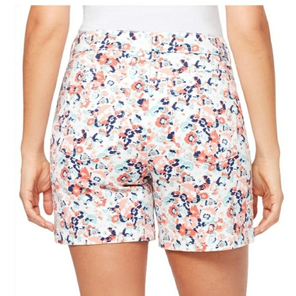 💥SOLD💥 Gloria Vanderbilt Amanda Floral Short - Picture 2 of 7